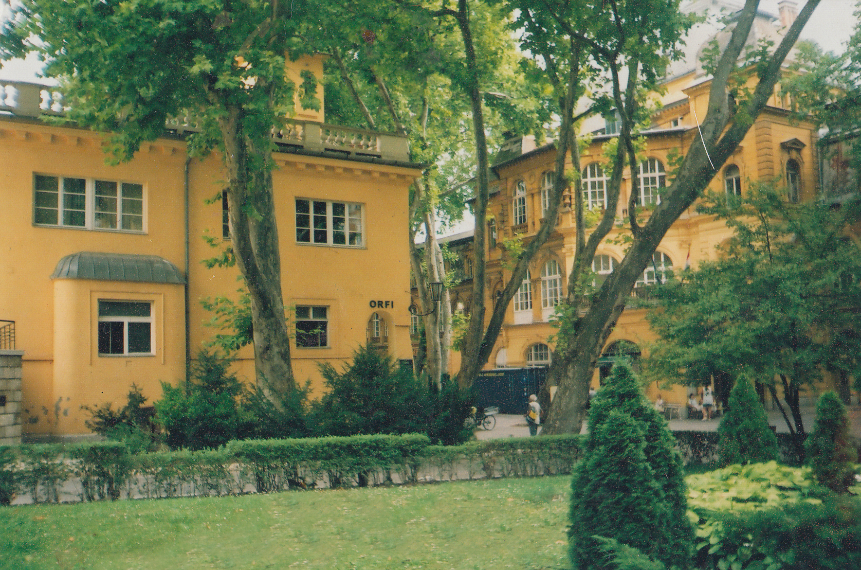 Lukács Thermal Bath